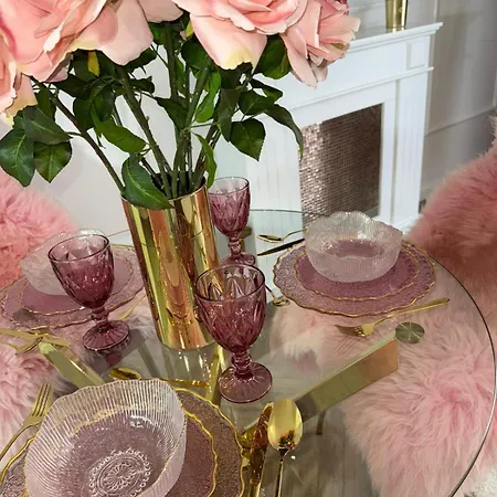 Apartment Just Unique Rose Posen