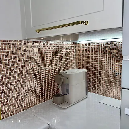 Just Unique Rose * Posen