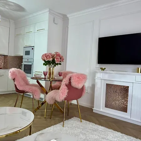 Just Unique Rose * Poznań