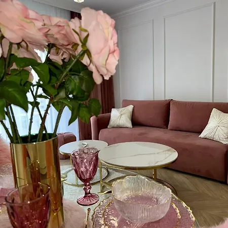 Just Unique Rose Poznań